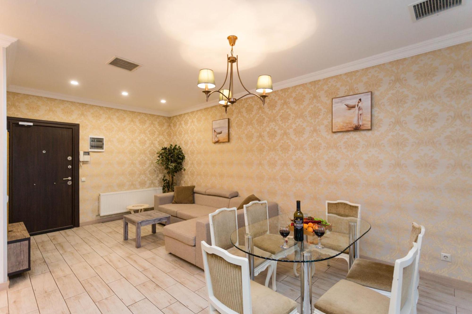 Apartment In The City Of Тбилиси Экстерьер фото